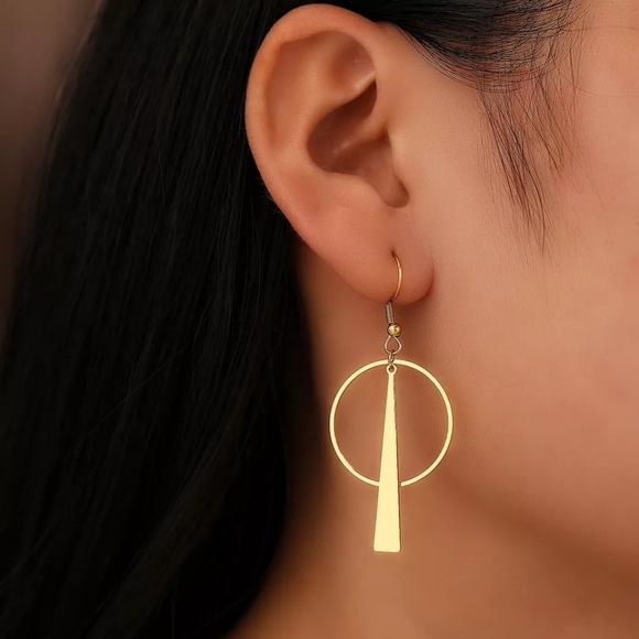 Lightweight Geometric Dangle Earrings - Picture 3 of 4